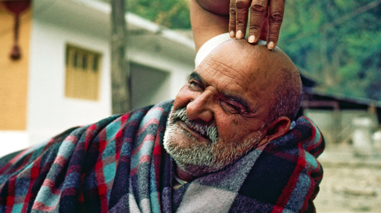 neem karoli baba k ameer banne ke upay